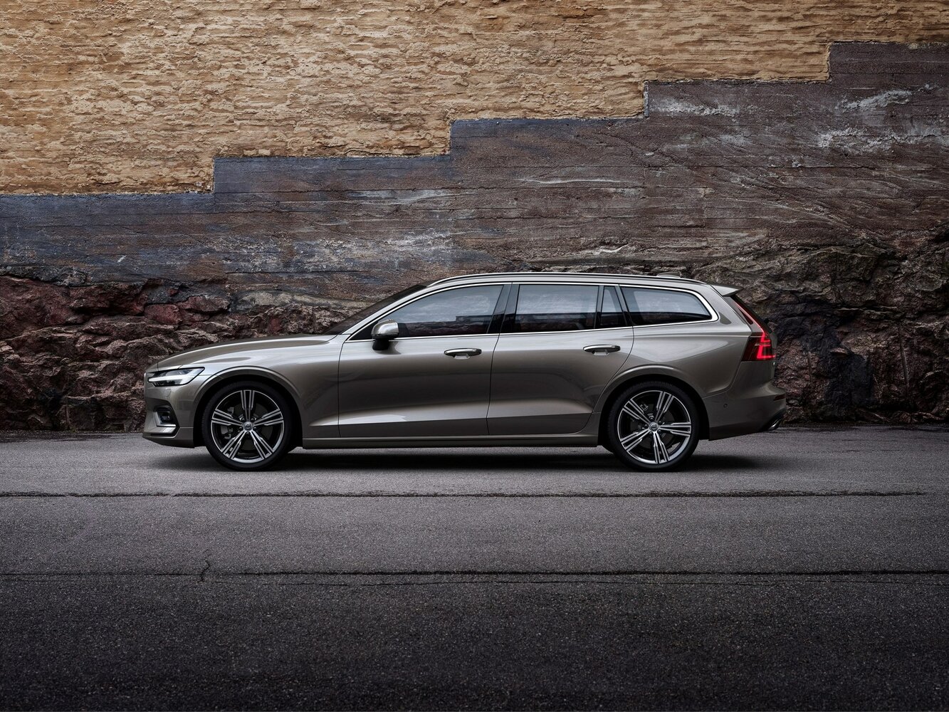 Volvo V60 B4 — Фотографии комплектации 3