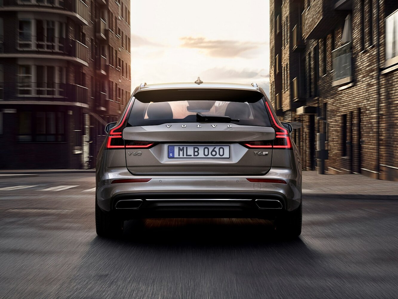 Volvo V60 B4 — Фотографии комплектации 4