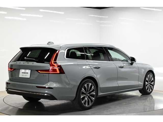 Volvo V60 B4 — Фотографии автомобиля 15