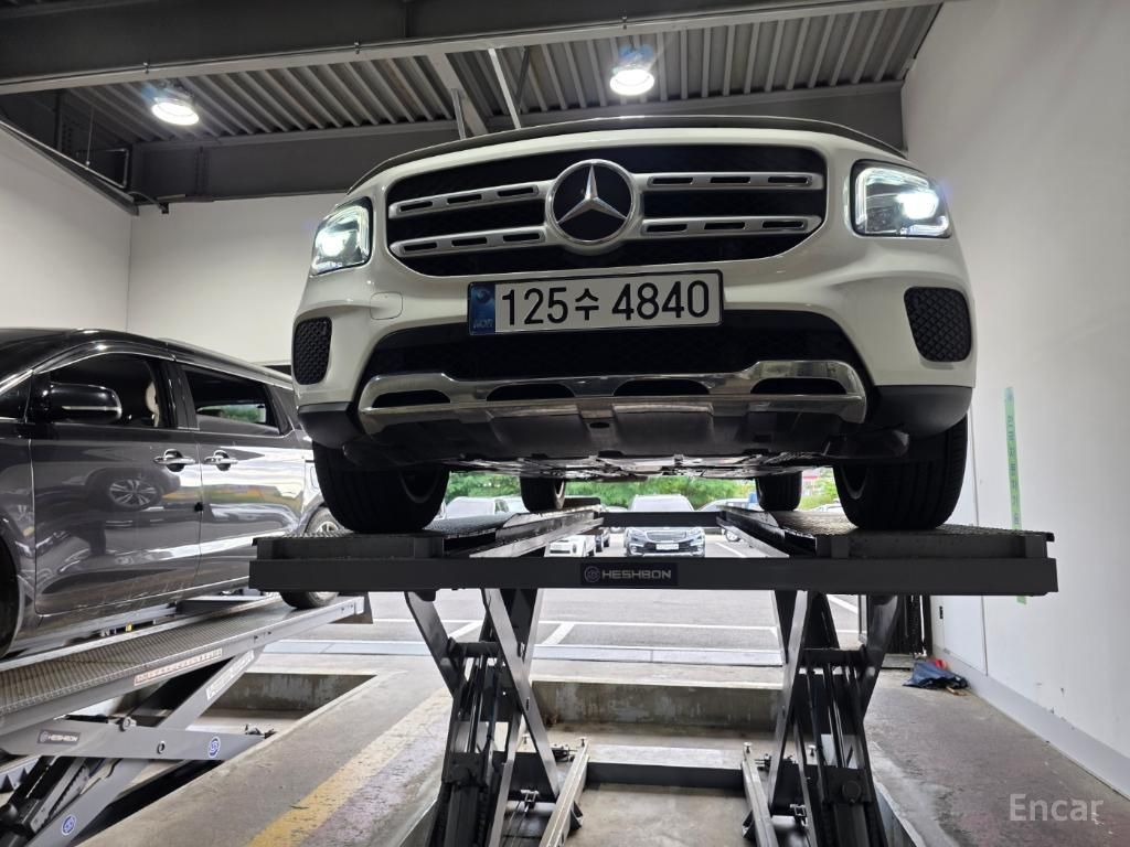 Mercedes-Benz GLB-Class X247 GLB220